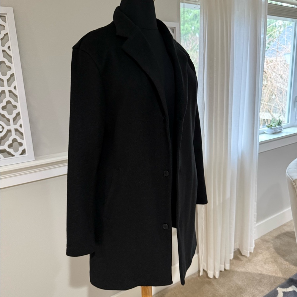 Elegant Black Coat - Picture 2 of 9